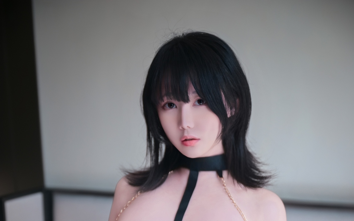 Yahan Somi New Debut｜105P 蓝蛋糕首幕，她在2GB晨光里把“New Debut”演成出道前那口气-玩图志
