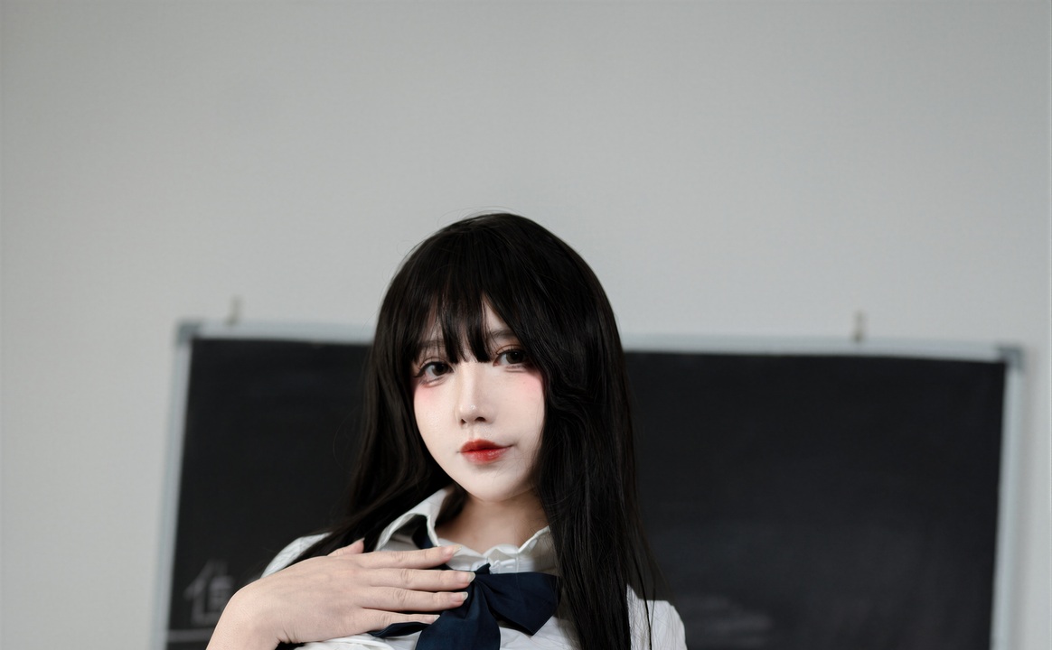 九曲Jean - 放学后｜30P · 579MB · 夕阳卡在教室窗框的那刻，她把白衬衫穿成走廊尽头的余温-玩图志