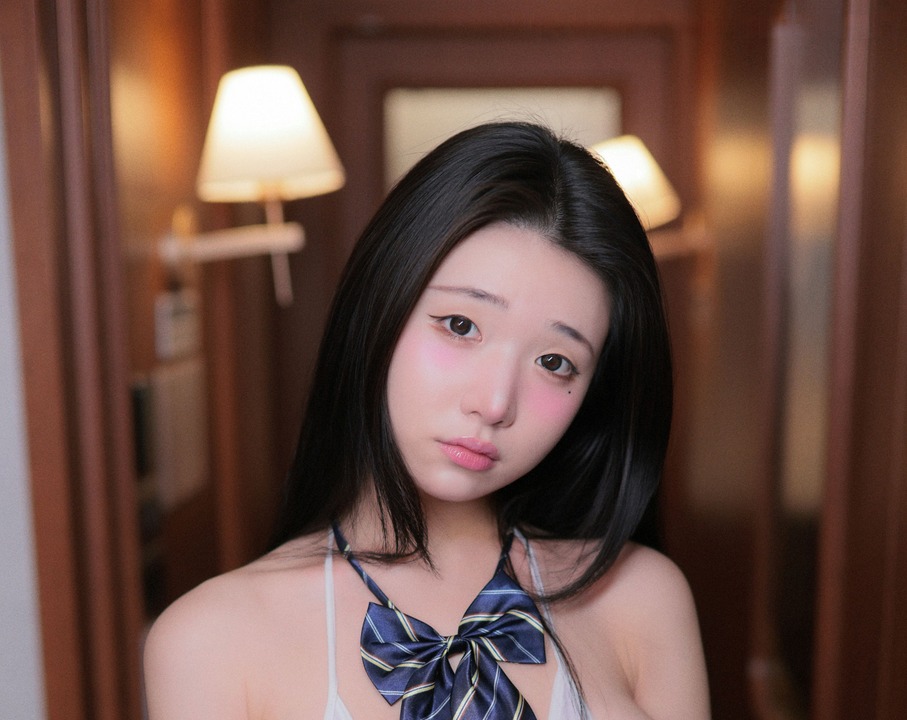 Yeonwoo - Nude JK｜362P+11V 白衬衫解到第二颗的晨光，她把校裙穿成皮肤外的第二层呼吸-玩图志