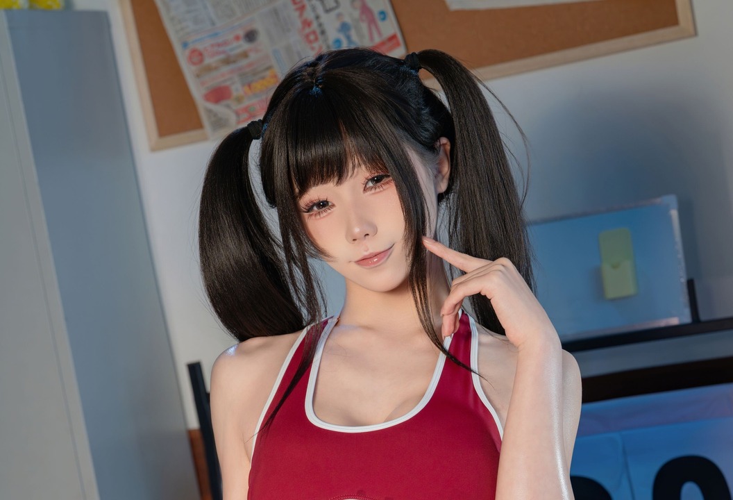 咬一口兔娘 – 8月作品『首席啦啦队员』｜126P3V 球场灯卡在褶皱裙摆的那秒，她把高弹背心穿成中场休息的甜炸私语-玩图志