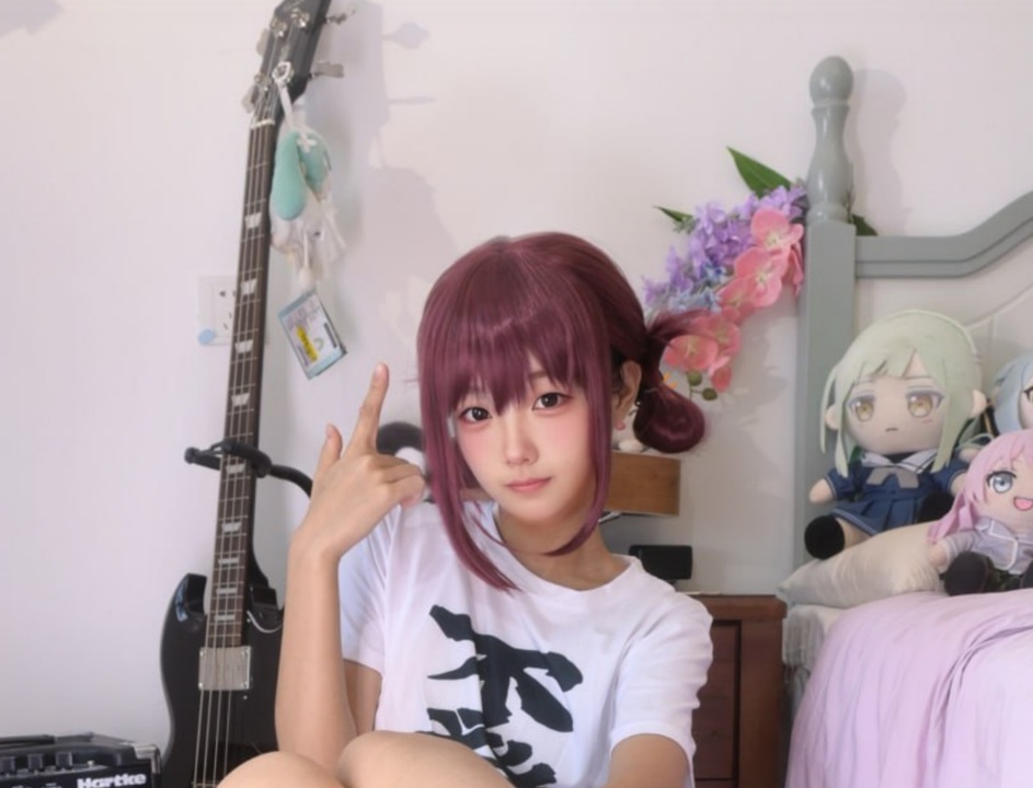 琴里gogo梨 井芹仁菜｜293P+13V 聚光卡在下双马尾碎发那秒，她把黑色连裤袜穿成川崎街头的呐喊私语-玩图志