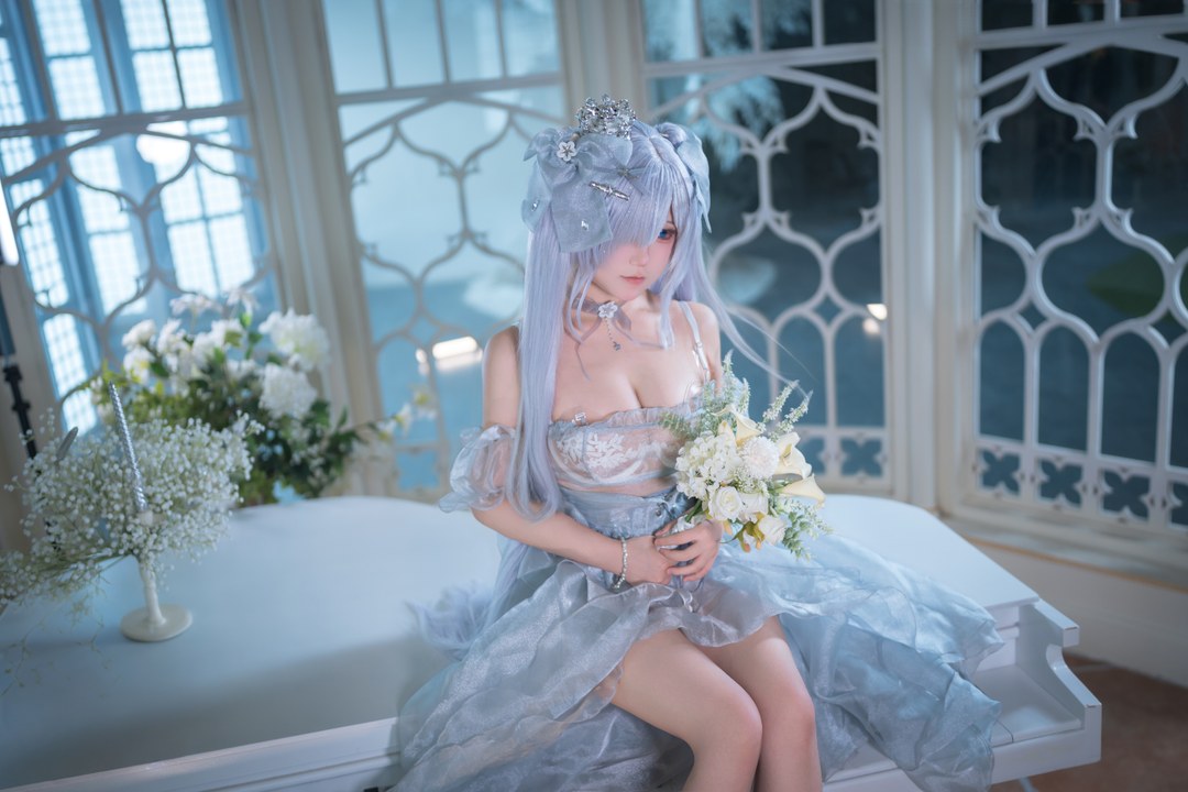 双吉堡 - 灰姑娘礼服｜19P 厅灯卡在蓝金裙撑那秒，她把玻璃鞋穿成童颜巨萌的童话私语-玩图志