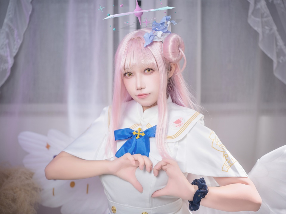 坠星大聪明 – 聖園彌香｜57P 三一日光卡在蓝粉连衣裙腰封那秒，她把冲锋枪穿成茶会前任领袖的私语-玩图志
