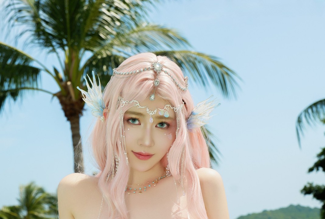 年年nnian - 美人鱼｜80P 水族蓝光卡在鳞光尾鳍那秒，她把湿发穿成深海浮上来的私语-玩图志