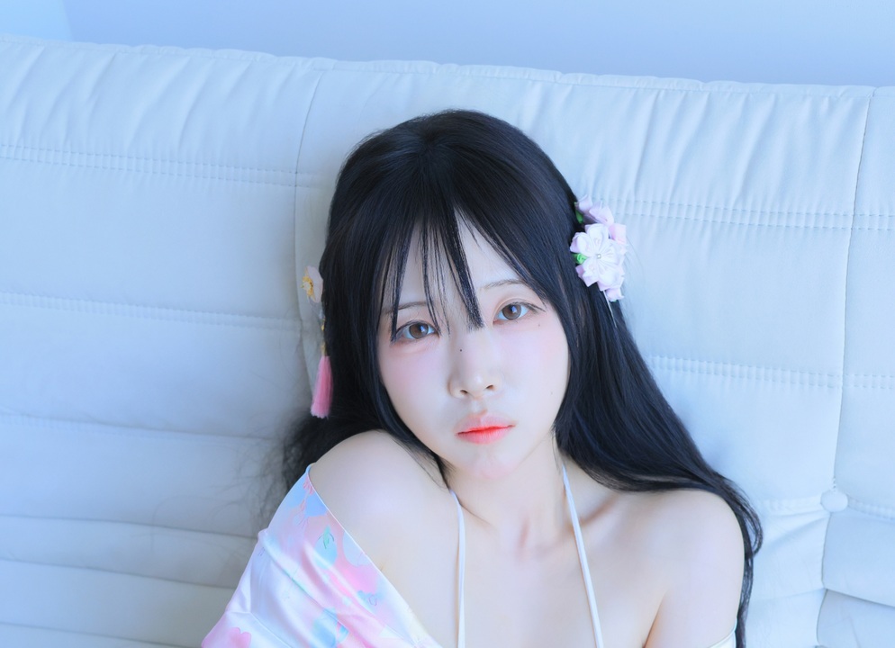 MomoRina – Patreon 订阅｜81P+4V 暖调棚光卡在订阅专属缎带那秒，她把月度归档穿成모모리나的私语-玩图志