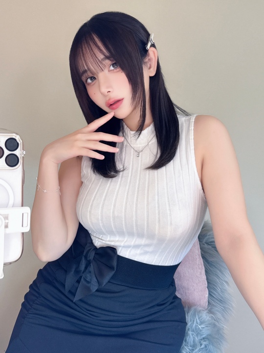 HaL (ハル) – Fantia 2026-02｜151P+1V 棚光卡在换装第三套领口那秒，她把「本月私藏」穿成ハルの私语-玩图志