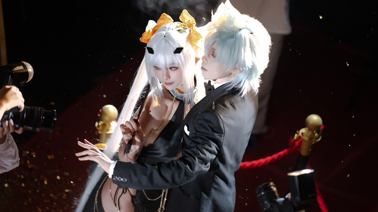 热热Shiina – FGO 妖兰 CHOCO 迪拜服设｜42P 沙漠金光卡在磁石发卡-玩图志