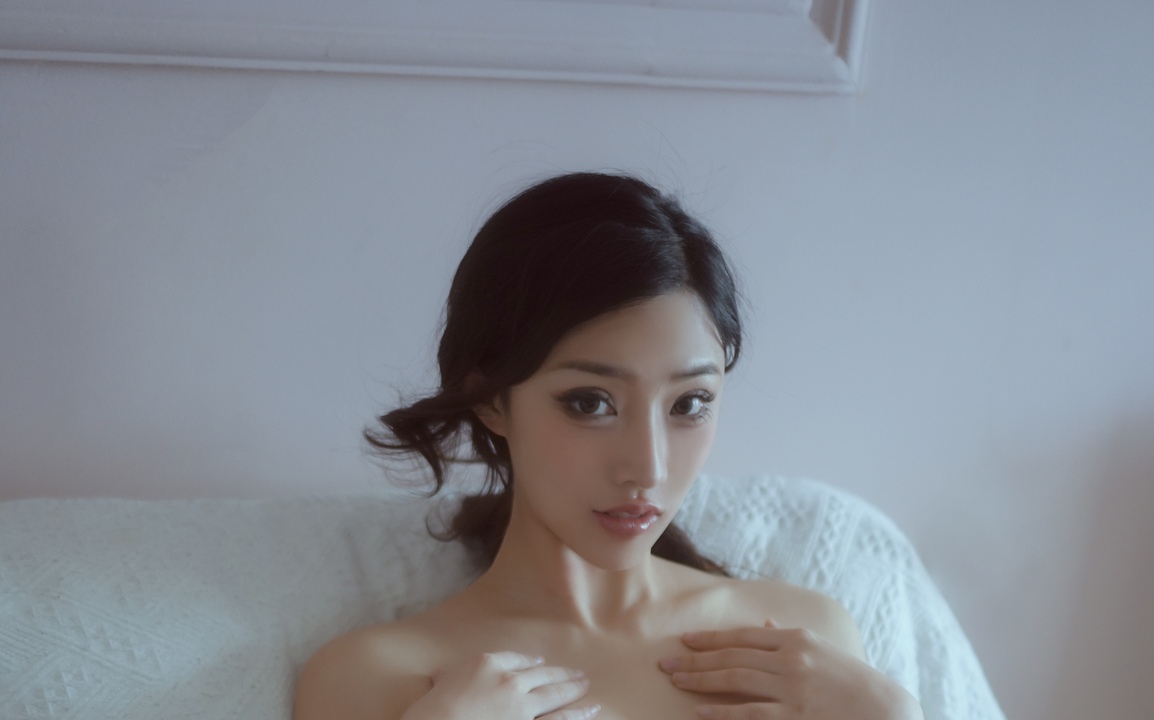 雷鬼soul - 浅颜｜90P 晨白光卡在素颜颧骨，她把「浅颜」穿成 soul 的私语-玩图志