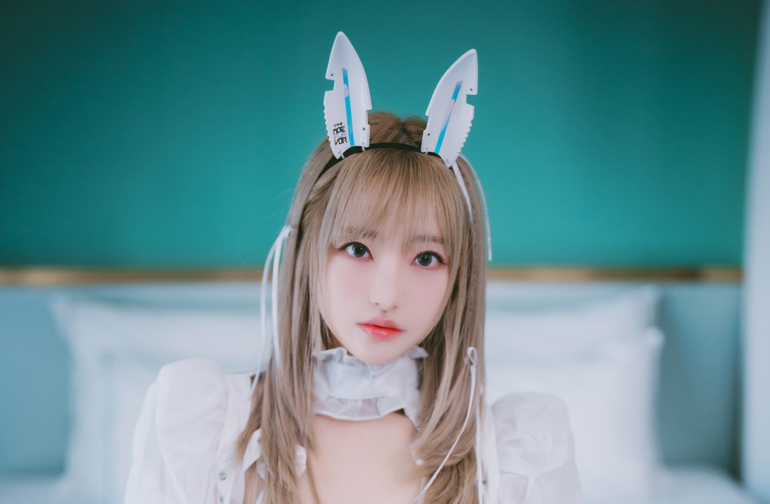 HaNaRi - DJAWA White Meka Maid｜117P 棚拍白光卡在 MEKA 银甲裙撑，她把「机械女仆」穿成 HaNaRi 的私语-玩图志