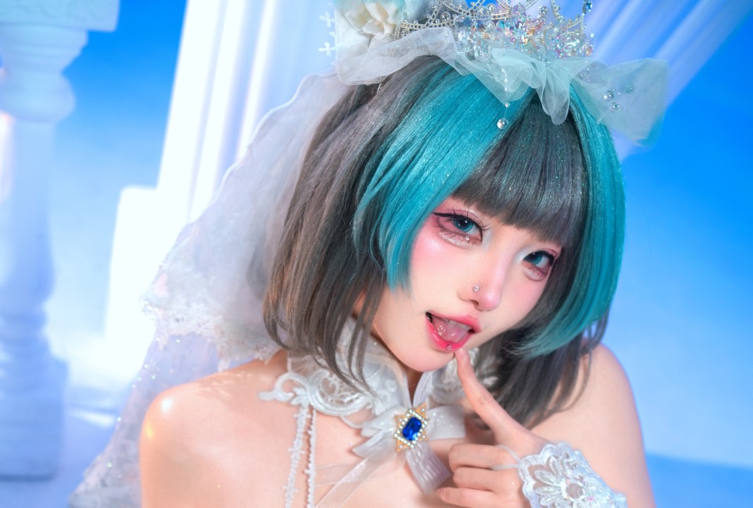 soso嗖嗖 - 柴郡 婚纱｜30P海边白纱光卡在猫耳绒尖，她把「猫系新娘」穿成 soso 的私语-玩图志