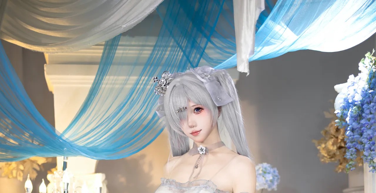 脆糕yaki - NIKKE 灰姑娘 水晶公主｜71P+5V · 水晶灯卡在水晶鞋后跟，她把「午夜」穿成脆糕的私语-玩图志
