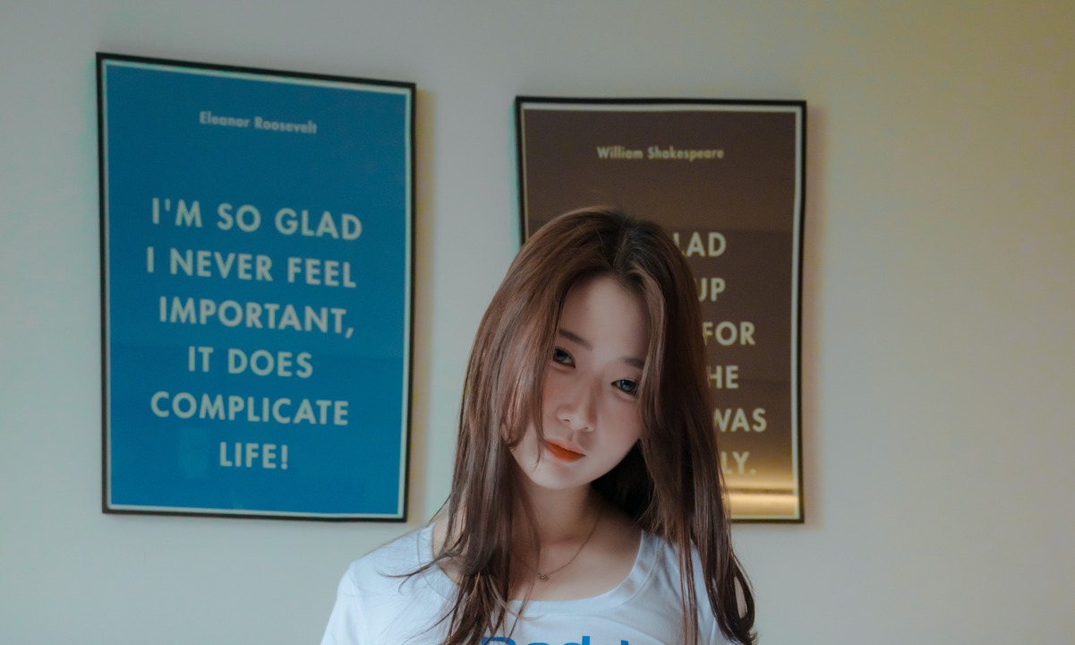 Miho - X_Level Return of Cutie｜60P 棚里奶杏光卡在蝴蝶结发夹-玩图志