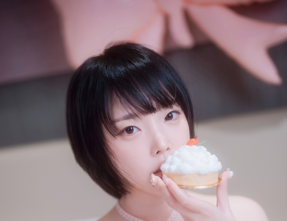 Inkyung - X-Level Birthday｜116P 庆生彩纸光卡在奶油肩带-玩图志